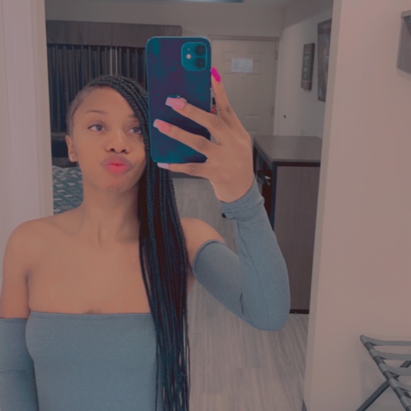 Profile Picture of Robinneisha Mckinney (@robinneisham) on Poshmark