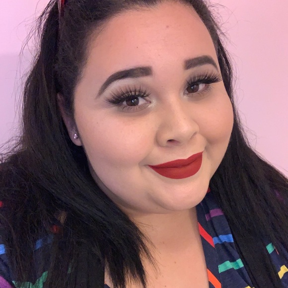 Profile Picture of Justine Kane (@steentitan) on Poshmark