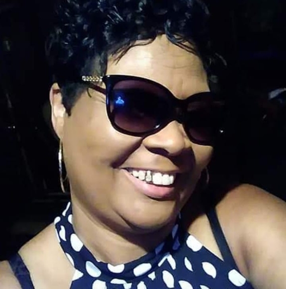 Profile Picture of Melanie Edwards (@melaniej1130) on Poshmark