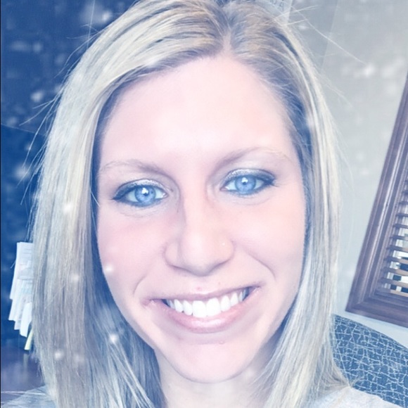 Diana Kovacich - Poshmark Profile Picture of Diana Kovacich (@diana547) on Poshmark