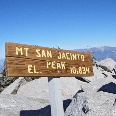 Profile Picture of Jo Kirsch (@TheHikingGram) on Twitter