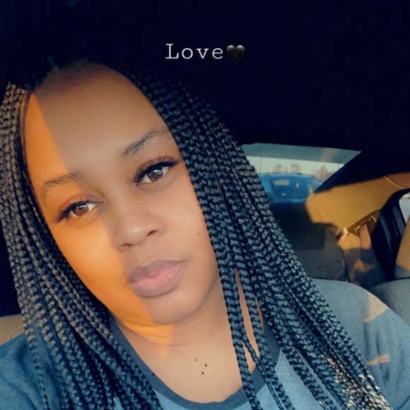Profile Picture of Rashida Freeman (@cowgirlchick11) on Poshmark