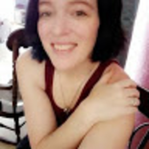 Profile Picture of Danielle Cairy (@dhaile36) on Poshmark