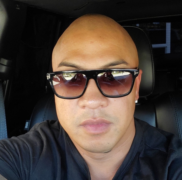 Profile Picture of Hoy Bastos (@stylez604) on Poshmark