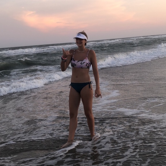 Alexis Ertz - Poshmark Profile Picture of Alexis Ertz (@alexis_darling) on Poshmark