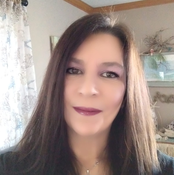 Profile Picture of Karen Mack (@karenmack1968) on Poshmark