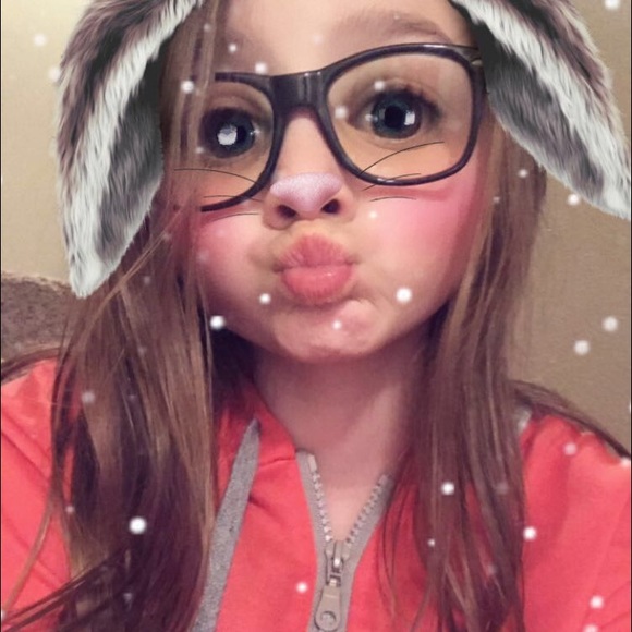 Profile Picture of Berlyn Sjullie (@bruh_berlyn13) on Poshmark