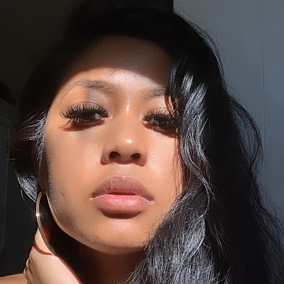 Profile Picture of Monica Douk (@monicaaadouk) on Poshmark