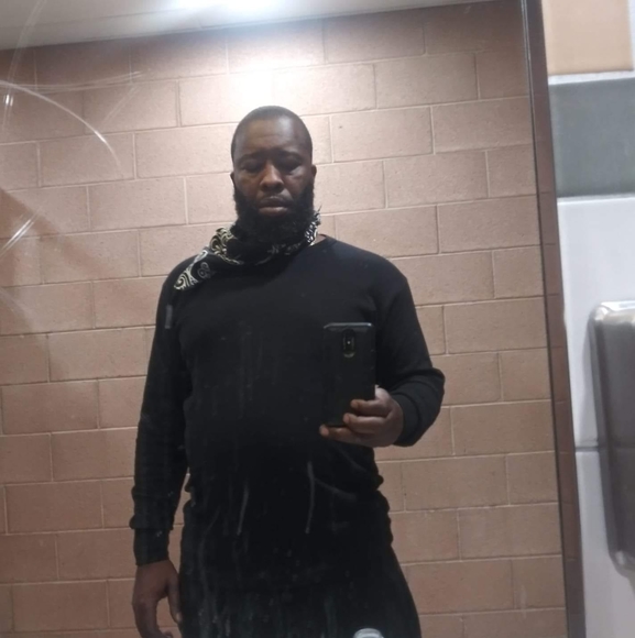 Profile Picture of Sedrick Davis (@sedrickdavis35) on Poshmark