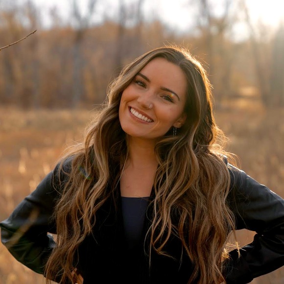 Profile Picture of Greta Solofra (@gsolofra) on Poshmark