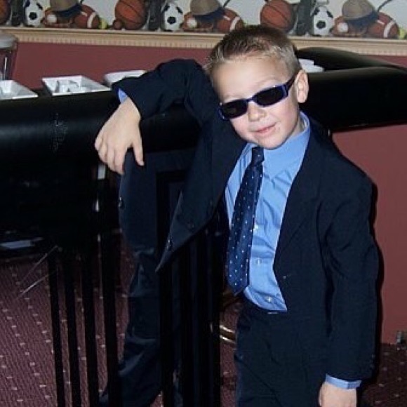 Profile Picture of Colin Geer (@colingeer) on Poshmark