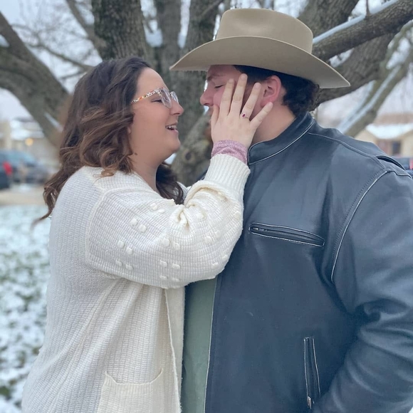Profile Picture of Kris Schweibold (@schweibold) on Poshmark