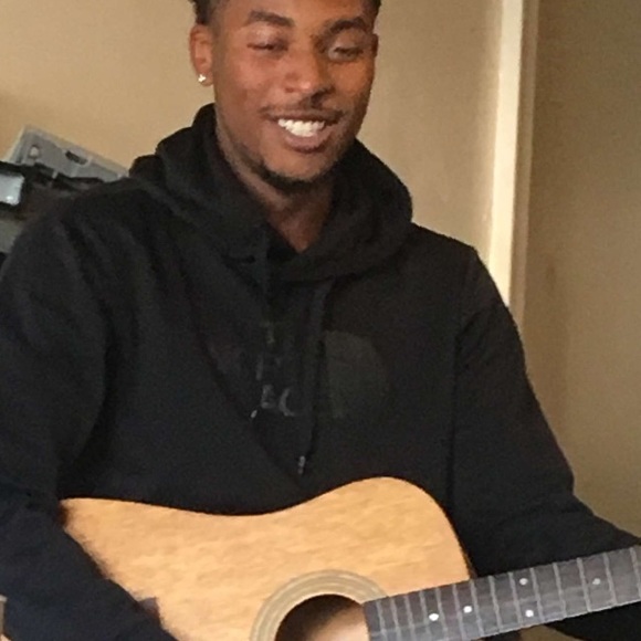 Profile Picture of Tristan Roberts (@tristanroberts) on Poshmark