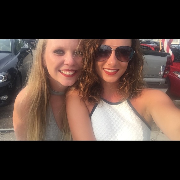 Profile Picture of Bailee Thomas (@bthoma77) on Poshmark