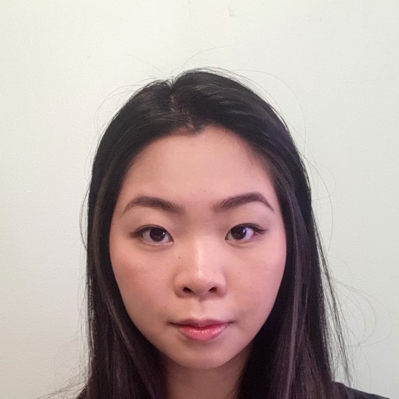 Profile Picture of Debbie Yu (@debbie23197) on Poshmark