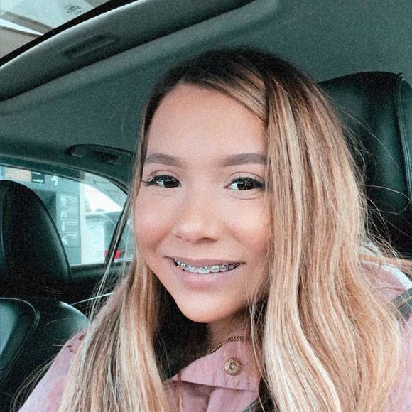 Profile Picture of Breanna Peterpaul (@brepeterpaul08) on Poshmark