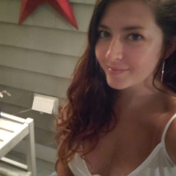Profile Picture of Melissa Andersen (@melissaander743) on Poshmark