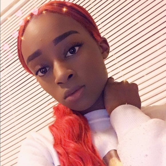 Profile Picture of Lladesia Triblett (@toocute340) on Poshmark