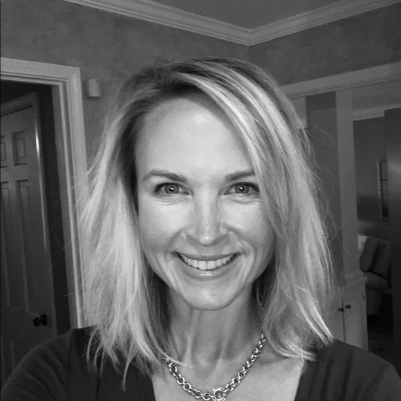 Profile Picture of Alison Workman (@apworkman) on Poshmark