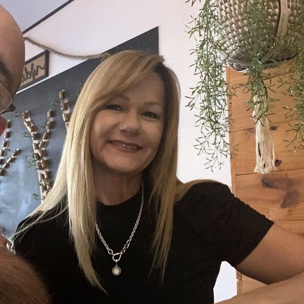 Profile Picture of Lisa (@lisaasalgado) on Tiktok