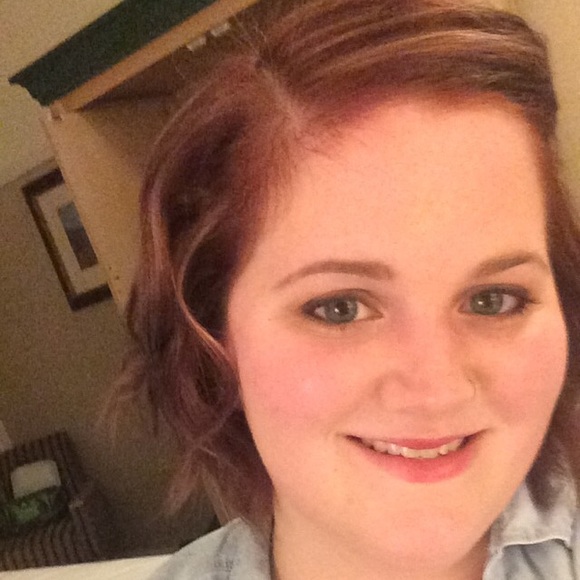 Profile Picture of Kim Mondor (@kemondor17) on Poshmark