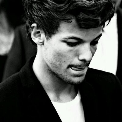 Profile Picture of Chris Rosenthal (@prayforbonesss) on Twitter