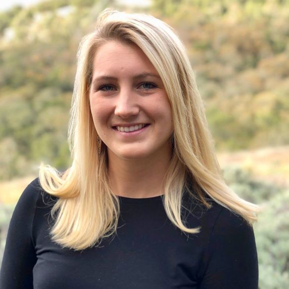 Profile Picture of Katie Toothman (@ktoothman) on Poshmark