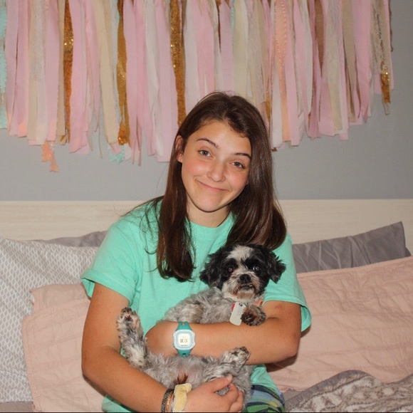 Profile Picture of Aves Brininger (@savethemall99) on Poshmark