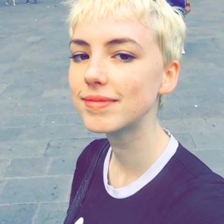 Profile Picture of Frances Holloway (@FrancesFishh) on Facebook