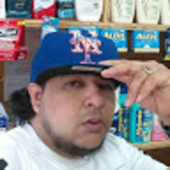 Profile Picture of Alex Torre (@merrickpop2) on Poshmark