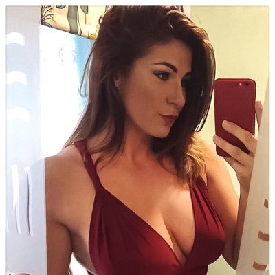 Profile Picture of Karis (@KJBrewster) on Twitter