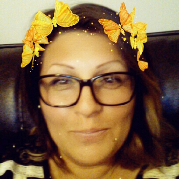 Profile Picture of Michelle Mccloskey (@mccloskey25) on Poshmark