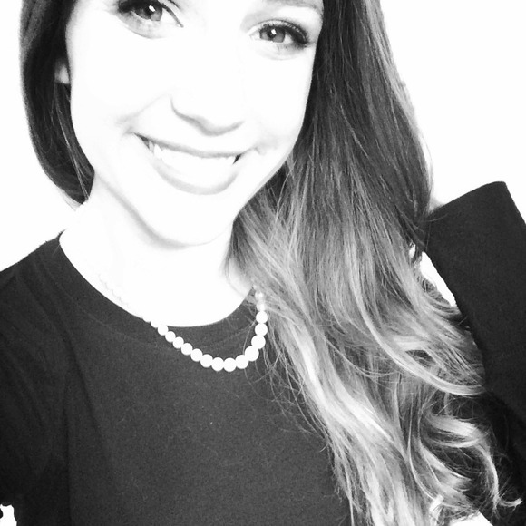 Profile Picture of Hannah Fendt (@hannahf22) on Poshmark