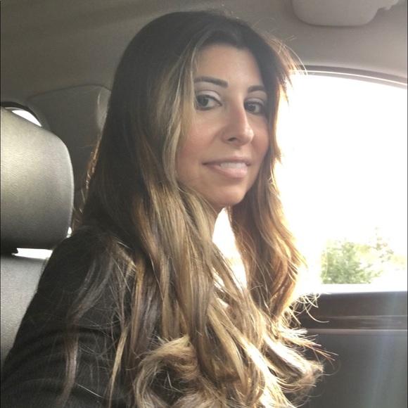 Tanya Tolari - Poshmark Profile Picture of Tanya Tolari (@ttolari) on Poshmark