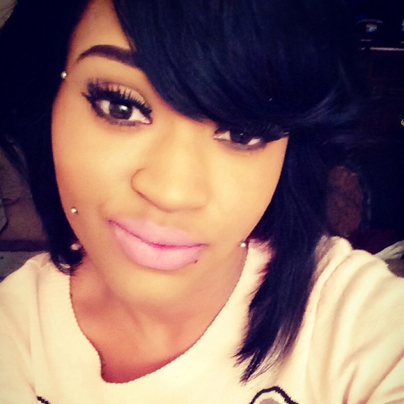 Profile Picture of Larkeshia Shinnie (@larkeshia) on Poshmark