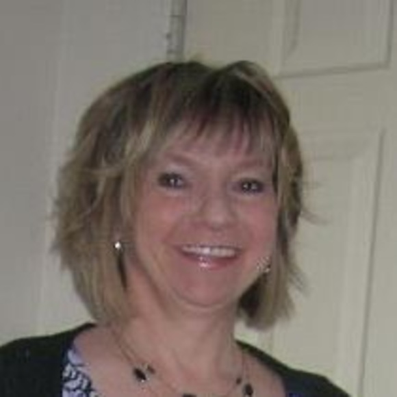 Profile Picture of Gilberte Rioux (@gilberterioux) on Poshmark