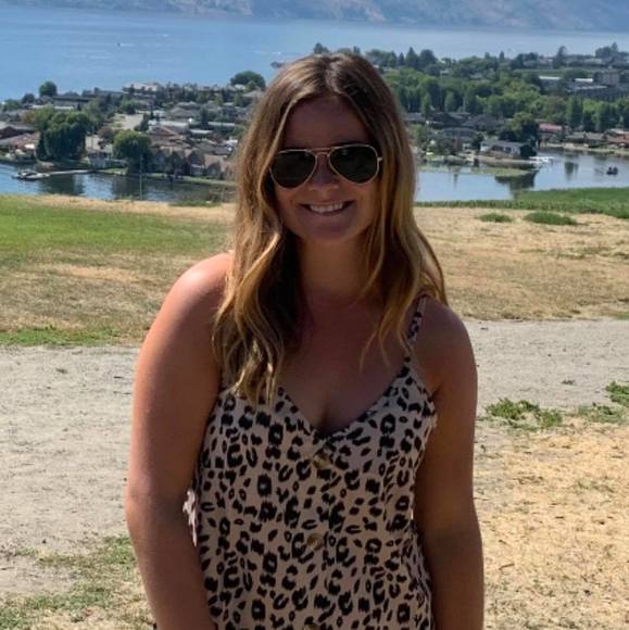 Profile Picture of Tori Lloyd (@tlloyd777) on Poshmark