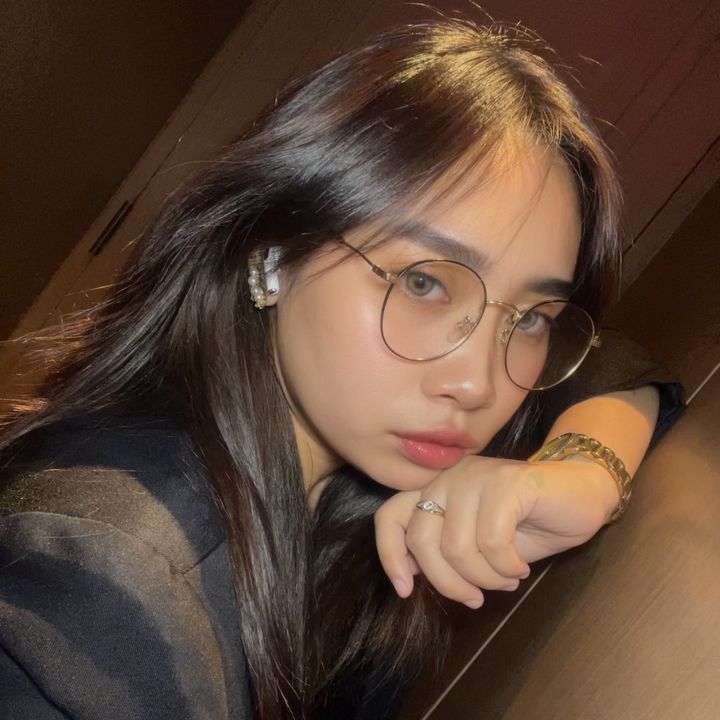 Profile Picture of Paula (@paulaboook) on Tiktok