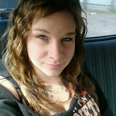 Profile Picture of Elizabeth Hostetler (@ElizabethHost93) on Twitter