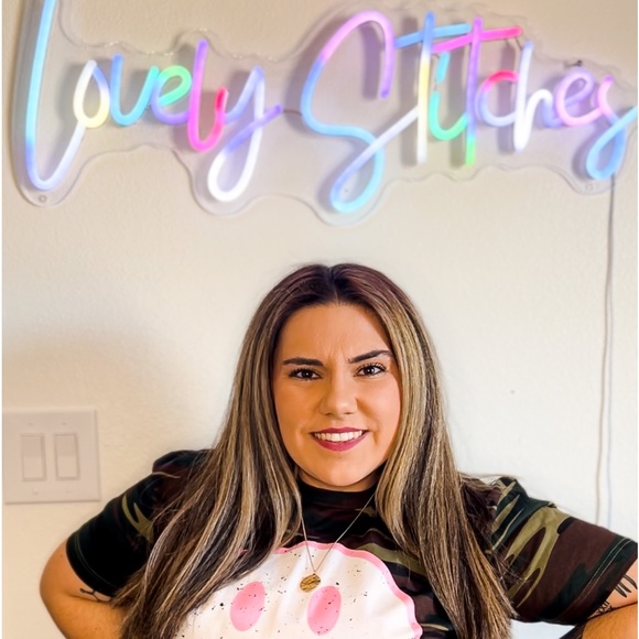 Profile Picture of Devin Deloof (@devdeloof) on Poshmark