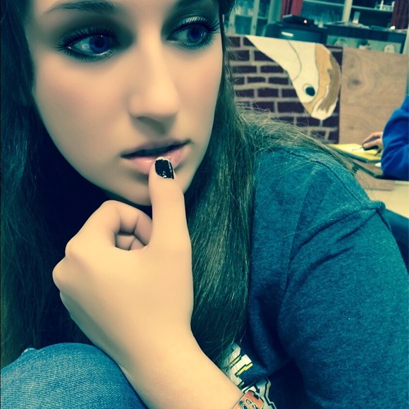 Profile Picture of Courtney Sumrall (@citkat01) on Poshmark