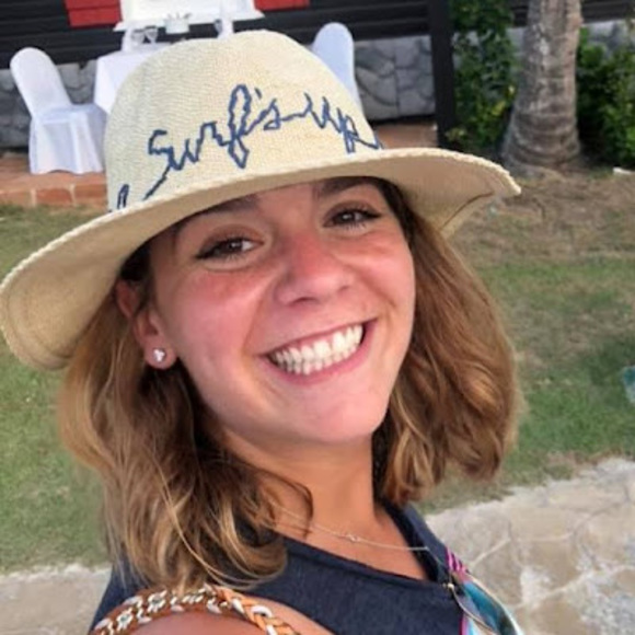 Danielle Fanelli - Poshmark Profile Picture of Danielle Fanelli (@daniellefane740) on Poshmark