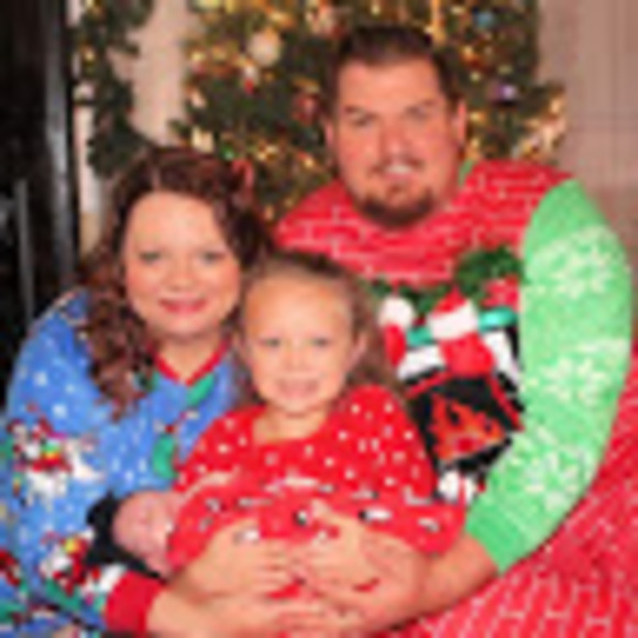 Profile Picture of Thanem Family vlog (@othanem) on Poshmark