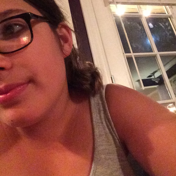 Profile Picture of Delaney Mitchell (@dellfaith) on Poshmark