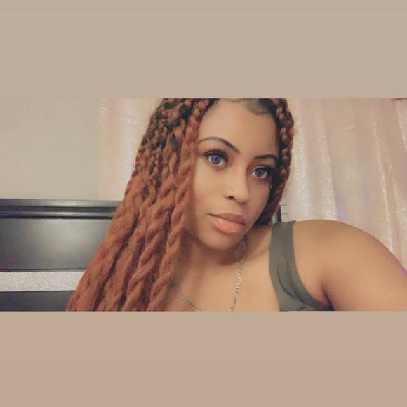 Profile Picture of Shaylynn Brown (@sb12345098) on Poshmark