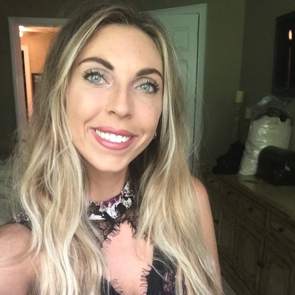 Profile Picture of Mackenzie Scott (@kenzieguhl) on Poshmark