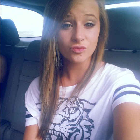 Profile Picture of Emily Littrell (@emilymarie15) on Poshmark