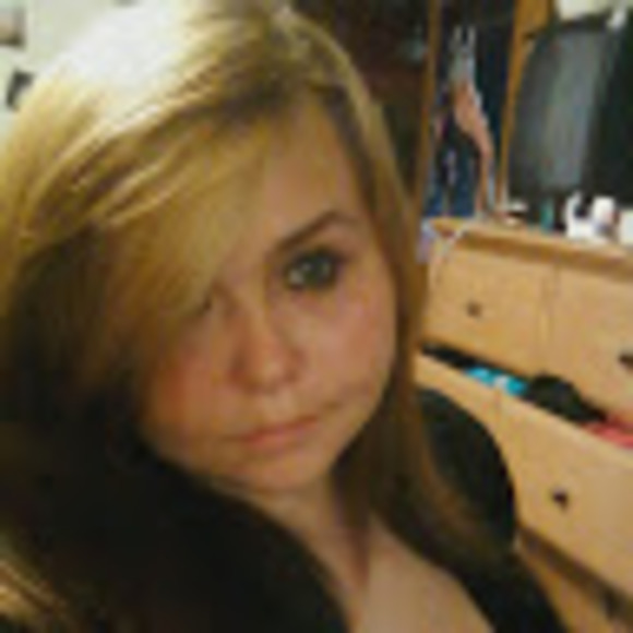 Profile Picture of Crystal Marks (@cmm1434) on Poshmark