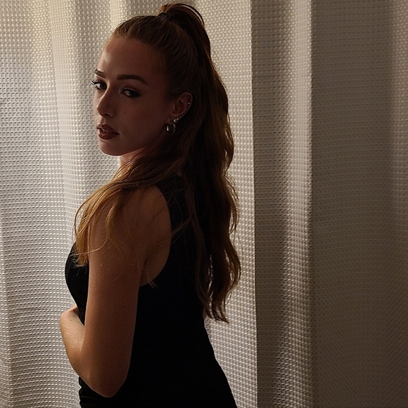 Profile Picture of Nastasia Krstic (@nastasiakrstic) on Poshmark