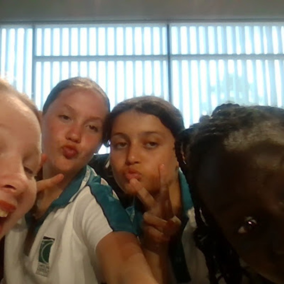 Sophia Wakeling - Poshmark Profile Picture of Sophia Wakeling (@sophiawakeling0) on Poshmark